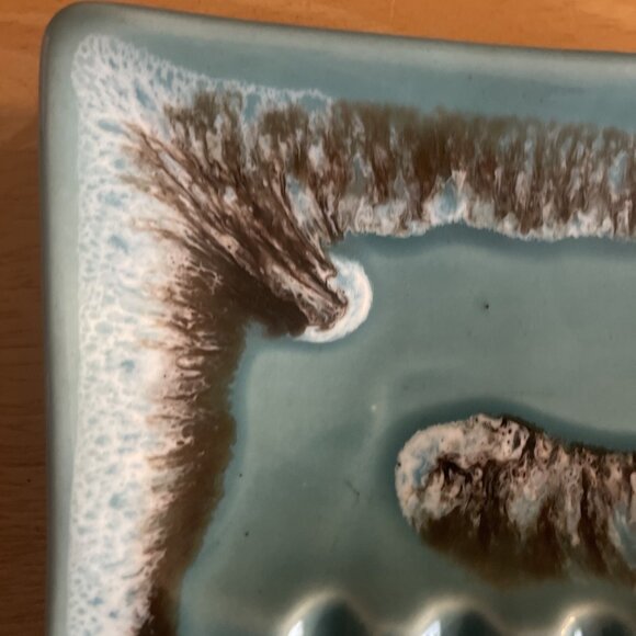 Vintage Mid-Century Modern Ceramic Ashtray With Textured Glaze - Picture 4 of 9